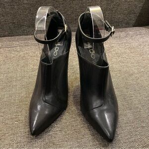ALDO Sz 9 Pointy Toe Cap  Leather Ankle Strap Shoetie 4” Heels Shoes